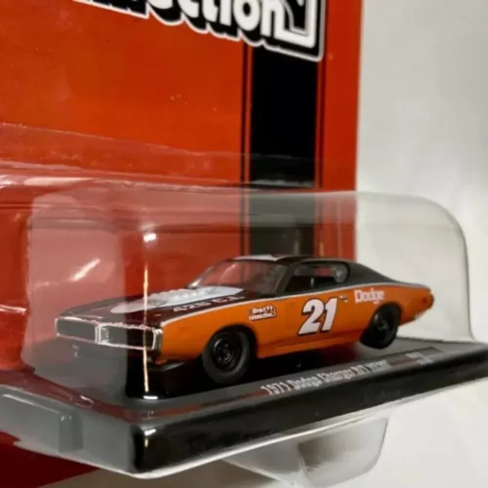 M2 Machines 1971 Dodge‎ Charger R/T Hemi R82 Auto-Drivers 1:64 Direct Connection